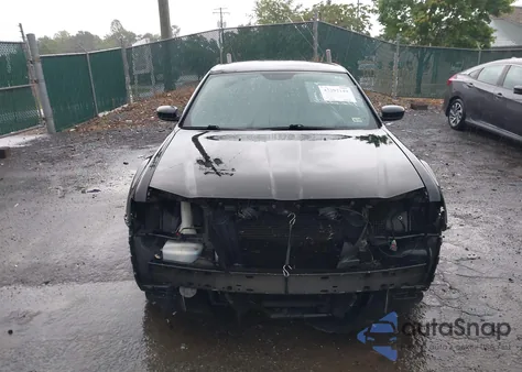 2014 Chrysler 300 300S z USA, uszkodzony, nr VIN 2C3CCABG5EH145336